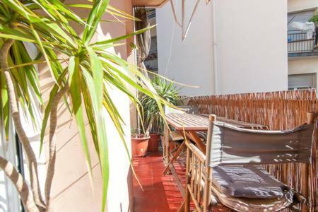 Three Bedroom Apartment In Sants Barcelona Zewnętrze zdjęcie