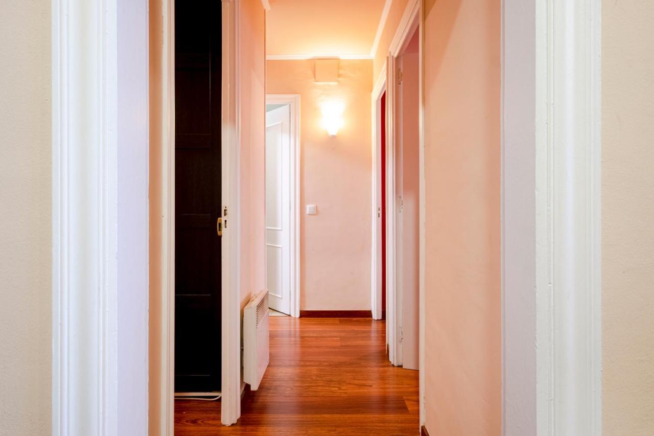 Three Bedroom Apartment In Sants Barcelona Zewnętrze zdjęcie