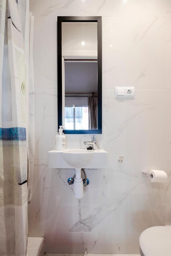 Three Bedroom Apartment In Sants Barcelona Zewnętrze zdjęcie